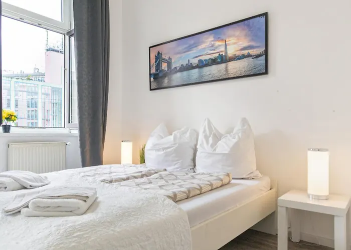 Cozy 1br By Danube & Millennium Tower Long