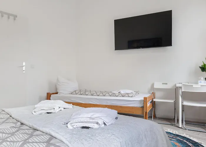 Apartment Cozy 1br By Danube & Millennium Tower Long *