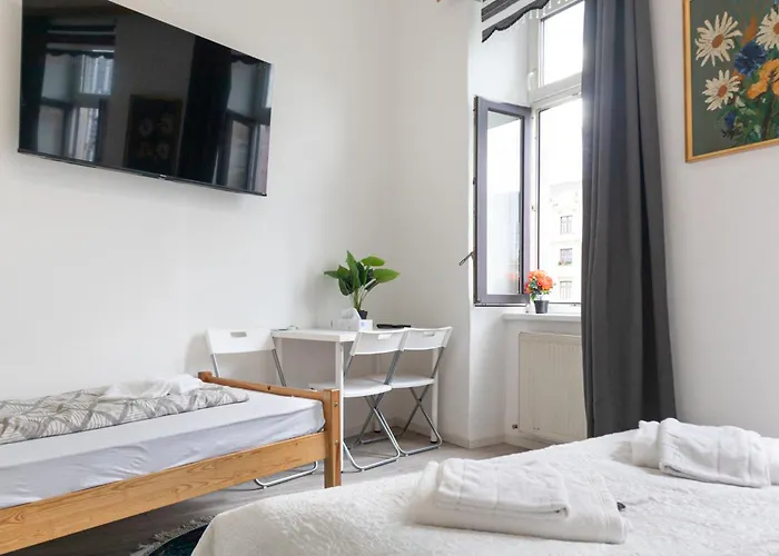 Apartment Cozy 1br By Danube & Millennium Tower Long *